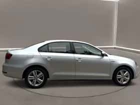 Volkswagen Jetta (2013) thumbnail 4