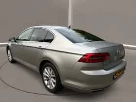 Volkswagen Passat (2016) thumbnail 5