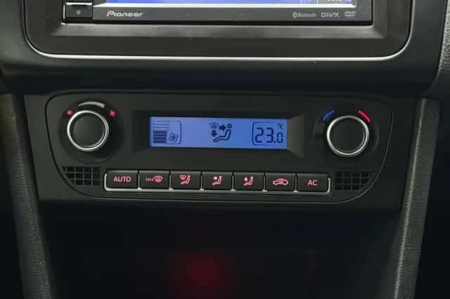 Volkswagen Polo (2010) thumbnail 14