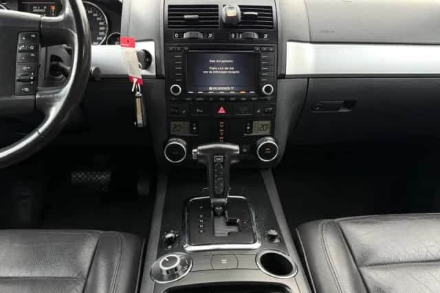 Volkswagen Touareg (2007) thumbnail 11