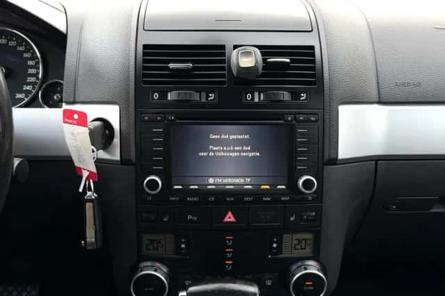 Volkswagen Touareg (2007) thumbnail 12