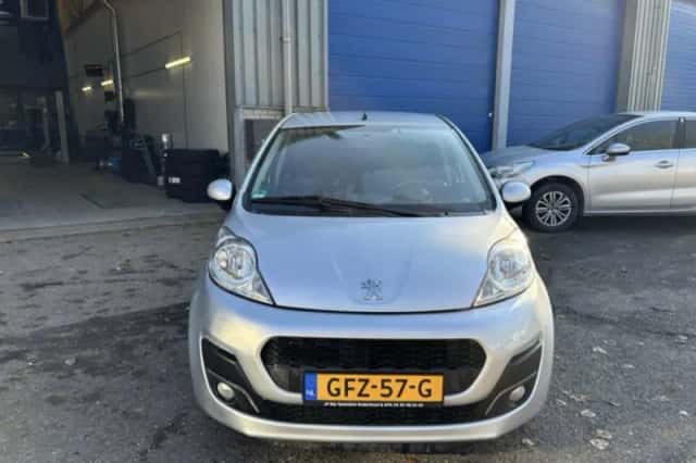 Peugeot 107 (2014) thumbnail 2