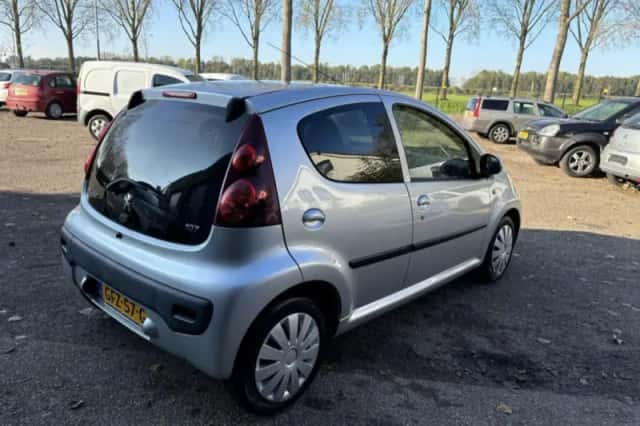 Peugeot 107 (2014) thumbnail 4