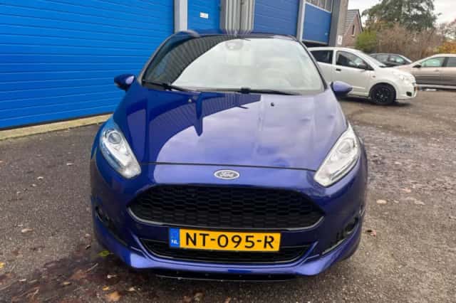 Ford Fiesta (2017) thumbnail 3