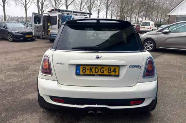 MINI Mini (2007) thumbnail 6