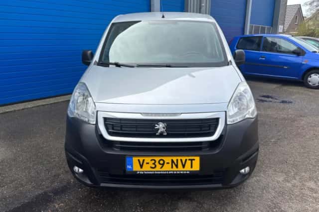 Peugeot Partner (2017) thumbnail 3