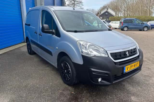 Peugeot Partner (2017) thumbnail 4