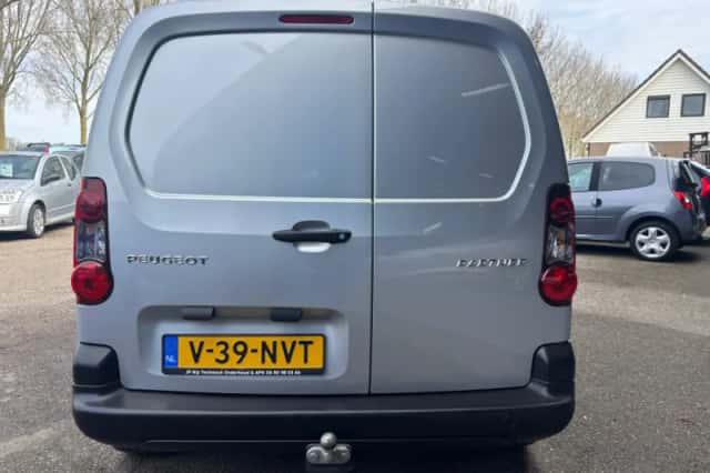 Peugeot Partner (2017) thumbnail 6