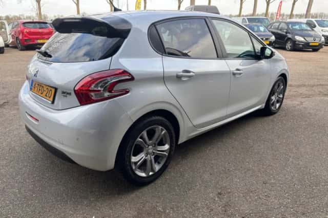 Peugeot 208 (2013) thumbnail 5