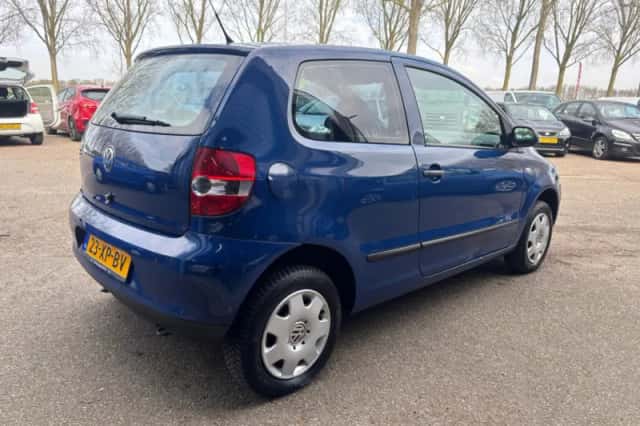 Volkswagen Fox (2007) thumbnail 5