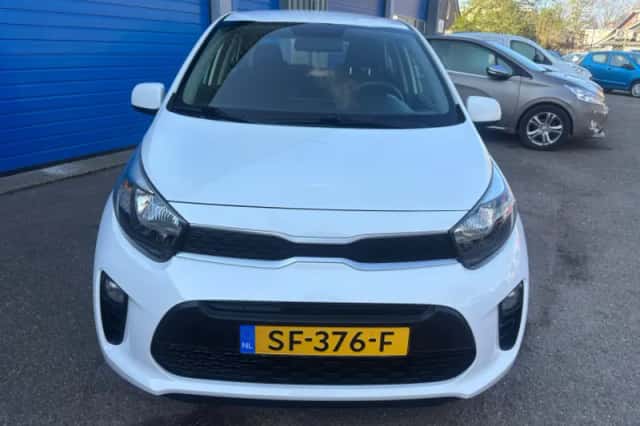 Kia Picanto (2018) thumbnail 3