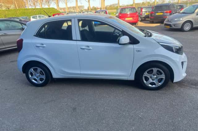 Kia Picanto (2018) thumbnail 5