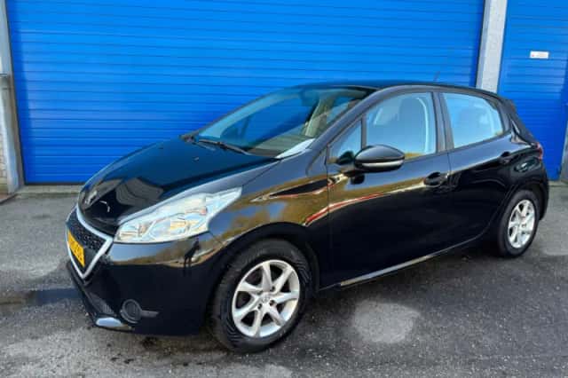 Peugeot 208 (2014) thumbnail 2
