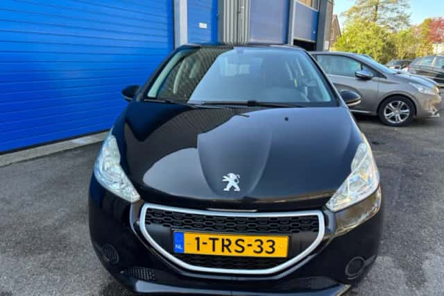 Peugeot 208 (2014) thumbnail 3
