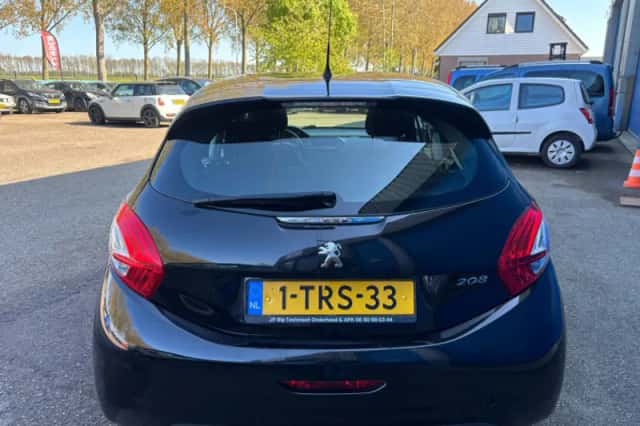 Peugeot 208 (2014) thumbnail 6