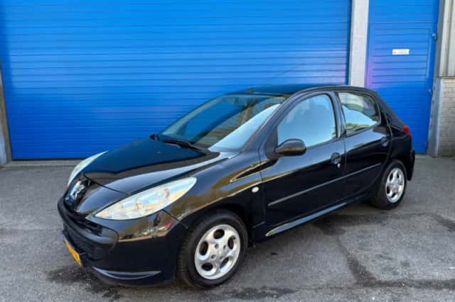 Peugeot 206+ (2009) thumbnail 2