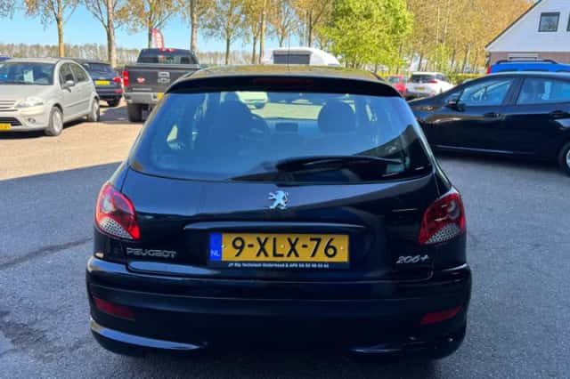 Peugeot 206+ (2009) thumbnail 6