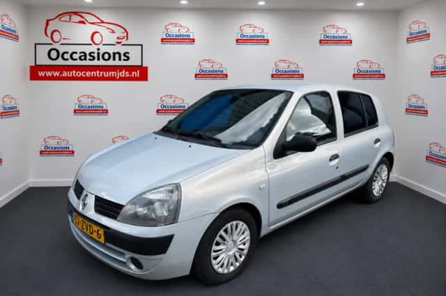 Renault Clio (2004) thumbnail 1