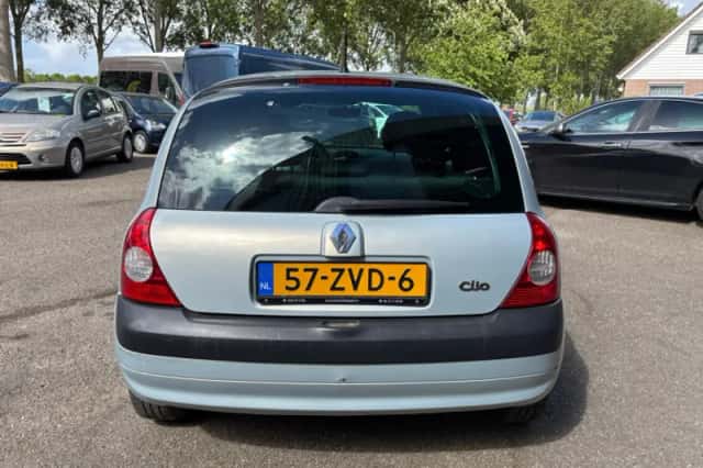 Renault Clio (2004) thumbnail 6