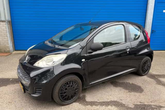 Peugeot 107 (2009) thumbnail 2