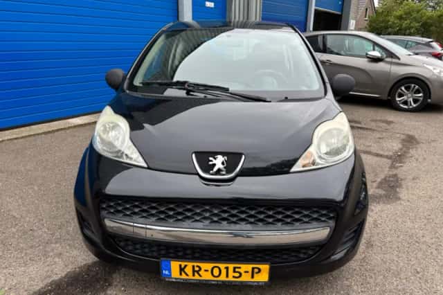 Peugeot 107 (2009) thumbnail 3