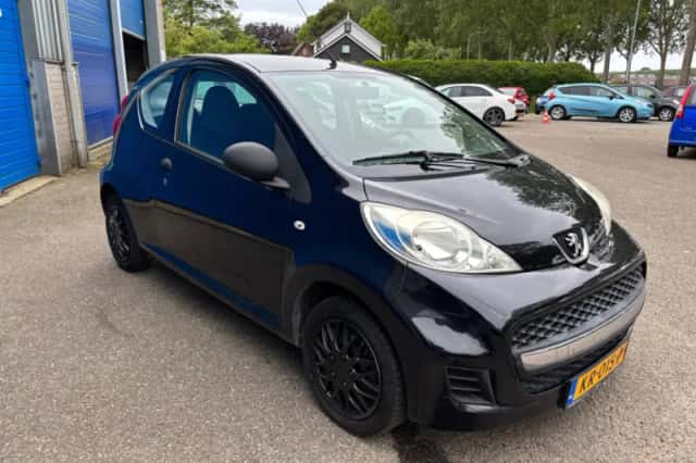 Peugeot 107 (2009) thumbnail 4