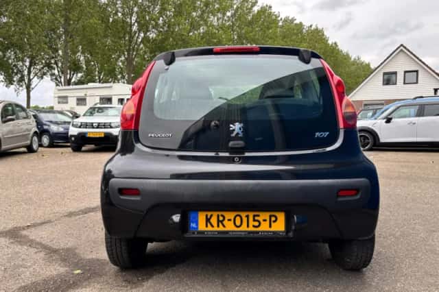 Peugeot 107 (2009) thumbnail 5