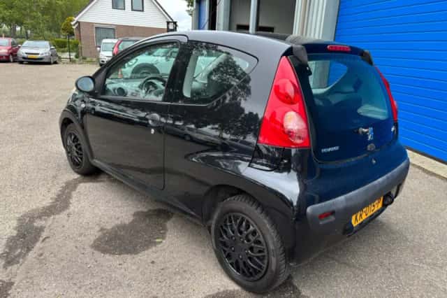 Peugeot 107 (2009) thumbnail 6
