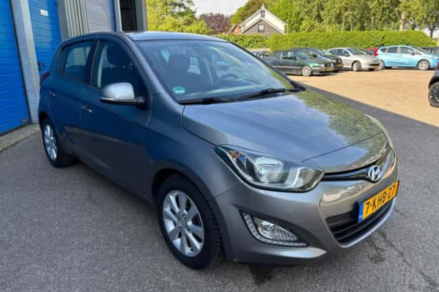 Hyundai i20 (2013) thumbnail 4