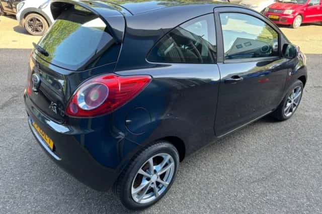 Ford Ka (2010) thumbnail 5