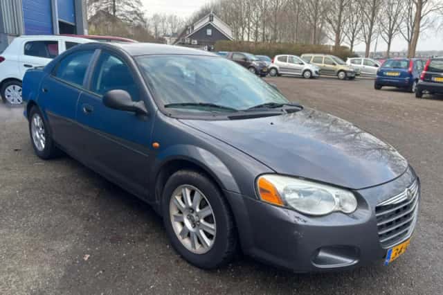 Chrysler Sebring (2005) thumbnail 3