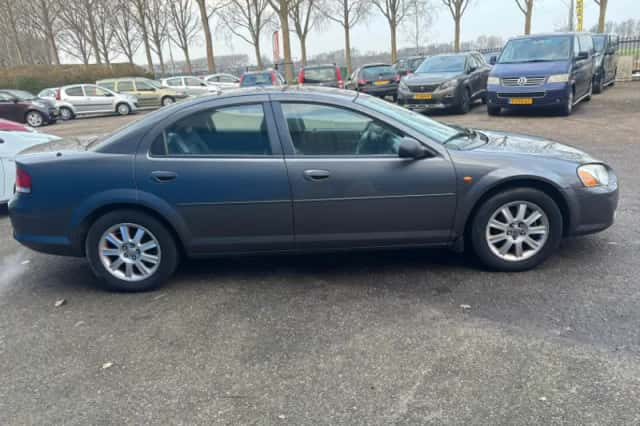 Chrysler Sebring (2005) thumbnail 4