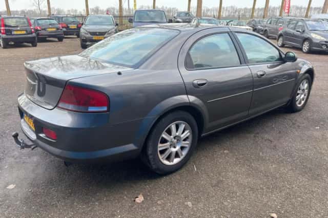 Chrysler Sebring (2005) thumbnail 5