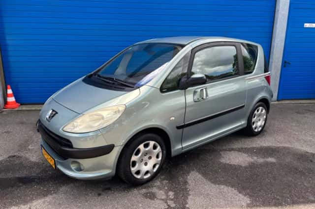 Peugeot 1007 (2006) thumbnail 2