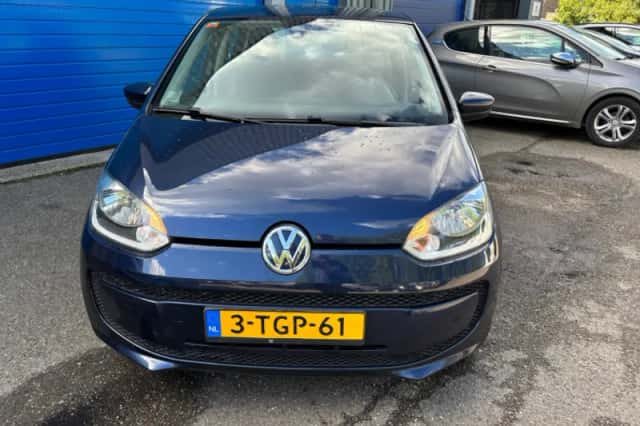 Volkswagen Up! (2014) thumbnail 3