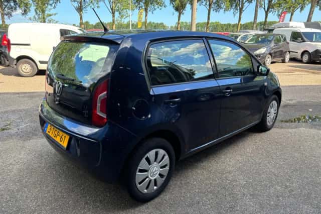 Volkswagen Up! (2014) thumbnail 5
