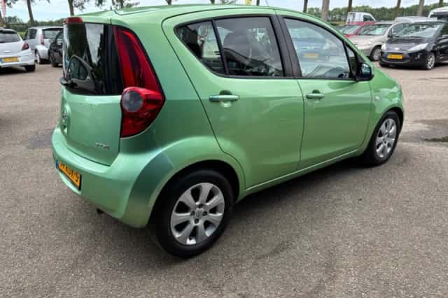 Opel Agila (2009) thumbnail 5