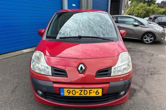 Renault Modus (2009) thumbnail 3