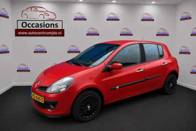 Renault Clio (2006) thumbnail 1