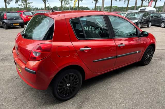 Renault Clio (2006) thumbnail 5