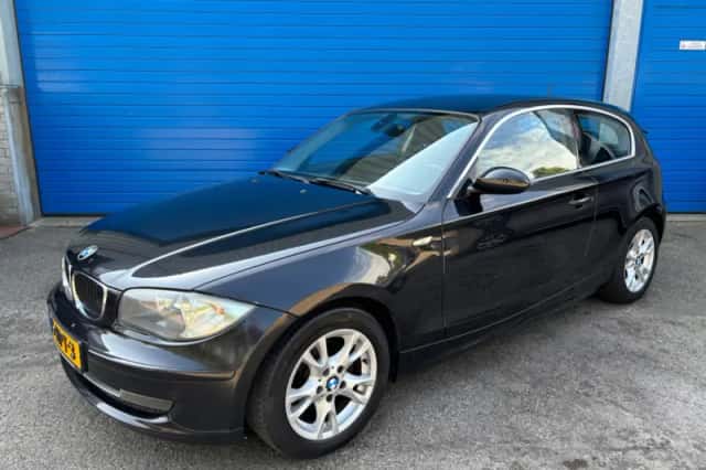 BMW 1-Serie (2009) thumbnail 2
