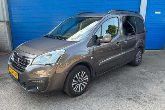 Peugeot Partner (2017) thumbnail 2