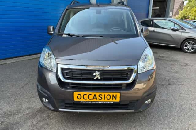 Peugeot Partner (2017) thumbnail 3