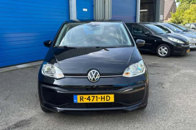 Volkswagen Up! (2022) thumbnail 3