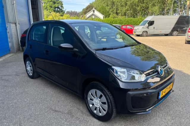 Volkswagen Up! (2022) thumbnail 4