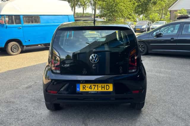 Volkswagen Up! (2022) thumbnail 6