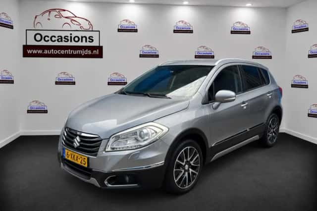 Suzuki S-Cross (2014) thumbnail 1