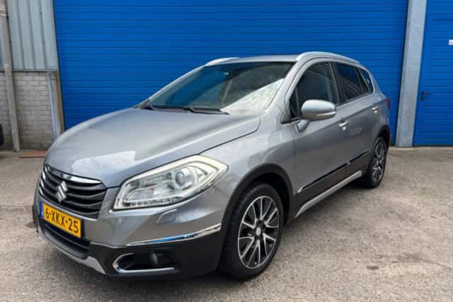 Suzuki S-Cross (2014) thumbnail 2
