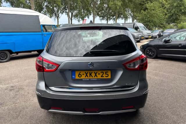 Suzuki S-Cross (2014) thumbnail 6