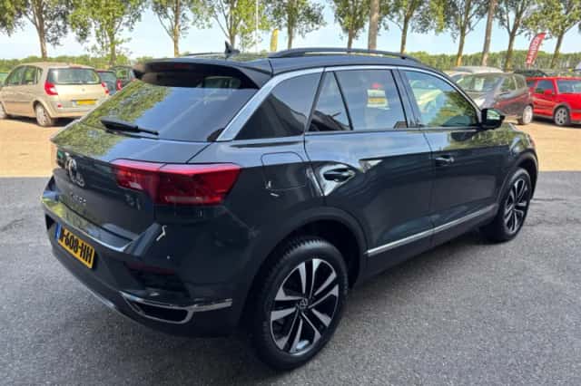 Volkswagen T-Roc (2021) thumbnail 5